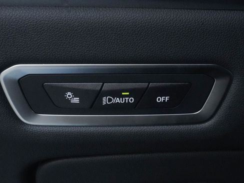 Used 2025 BMW X7 M60i image 17