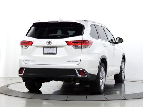 Used 2017 Toyota Highlander Limited AWD/4WD image 9