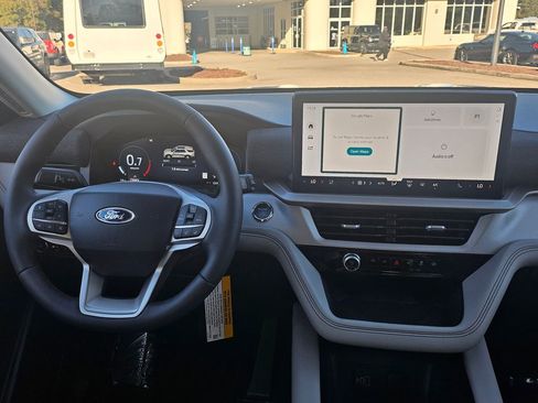 New 2026 Ford Explorer Active w/ Active Comfort Package image 10