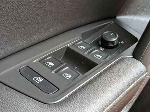 Used 2023 Volkswagen Tiguan S FWD image 24