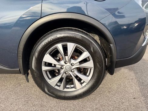 Used 2016 Nissan Murano S image 11