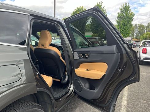 Used 2019 Volvo XC60 T5 Inscription w/ Protection Package Premier AWD/4WD image 17