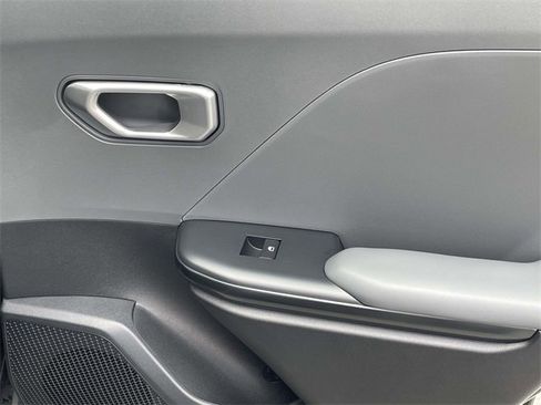 New 2025 Kia K4 LXS image 16