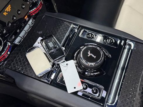 Used 2022 Rolls-Royce Cullinan Black Badge w/ Dark Exterior Package image 82