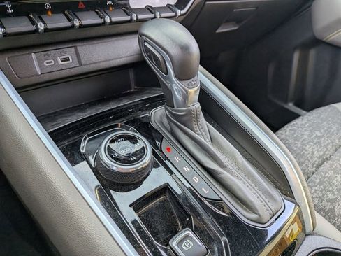 Certified 2024 Chevrolet Colorado ZR2 image 11