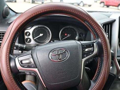 Used 2018 Toyota Land Cruiser AWD/4WD image 9