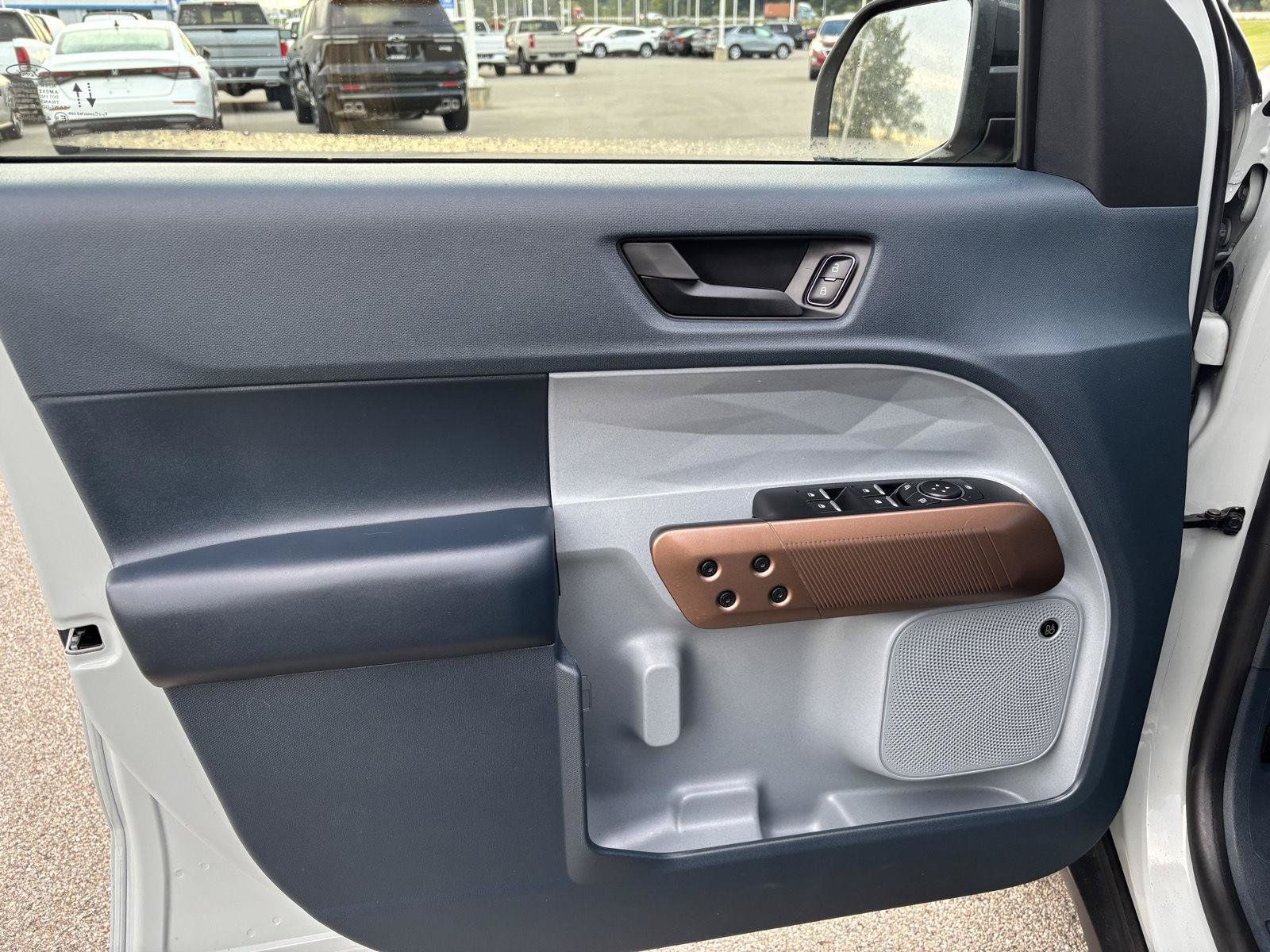 Used 2024 Ford Maverick Lariat FWD image 10