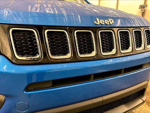 Used 2018 Jeep Compass Latitude image 29