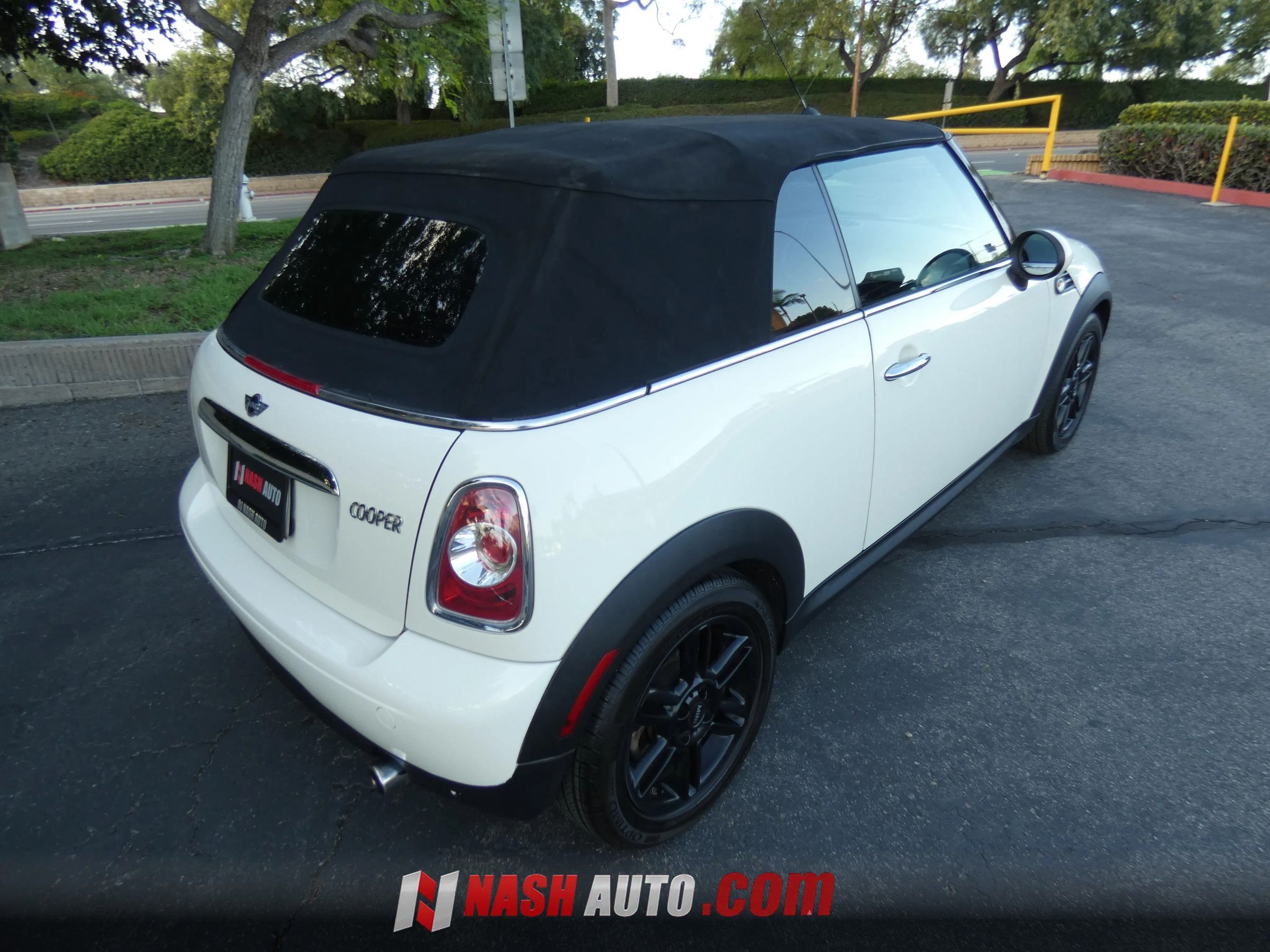 Used 2015 MINI Cooper Convertible FWD image 59