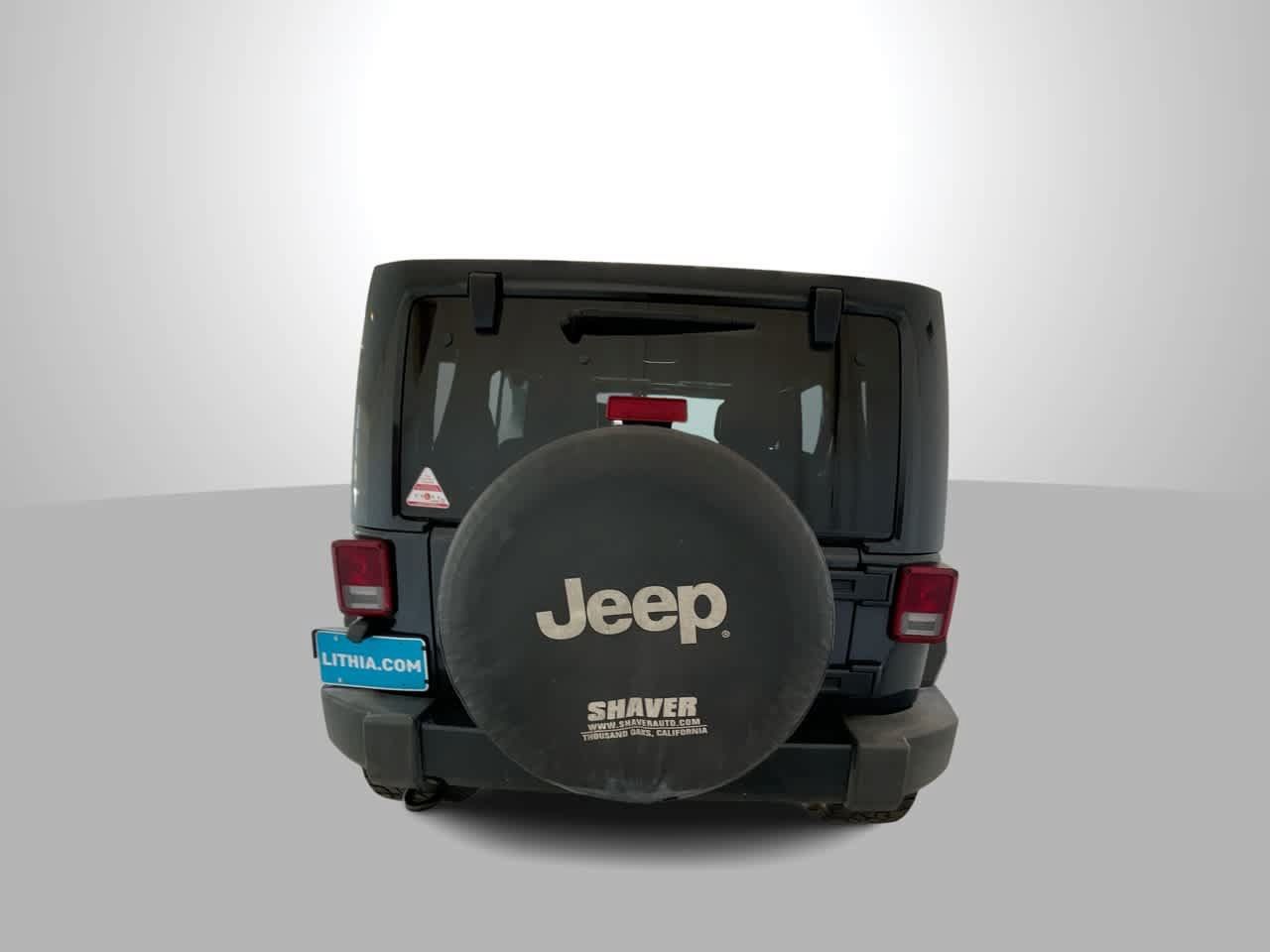 Used 2016 Jeep Wrangler Unlimited Sahara AWD/4WD image 7