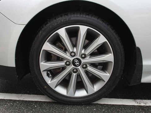 Used 2016 Hyundai Sonata Limited w/ Option Group 04 FWD image 34