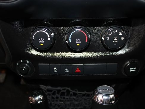 Used 2018 Jeep Wrangler Unlimited Sport S AWD/4WD image 29