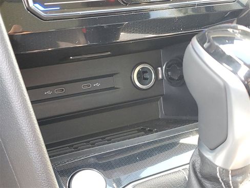 New 2026 Volkswagen Taos SE image 25