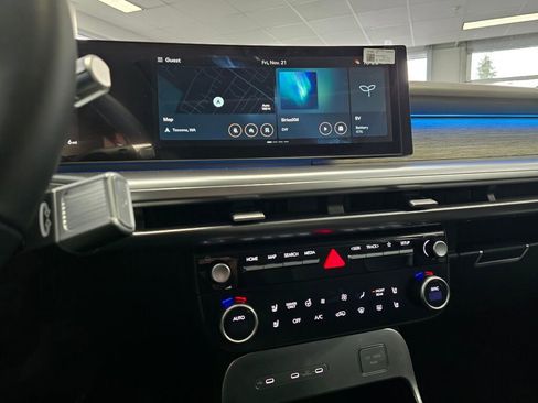 New 2026 Hyundai Ioniq 9 Limited w/ Tow & Go Package AWD/4WD image 24