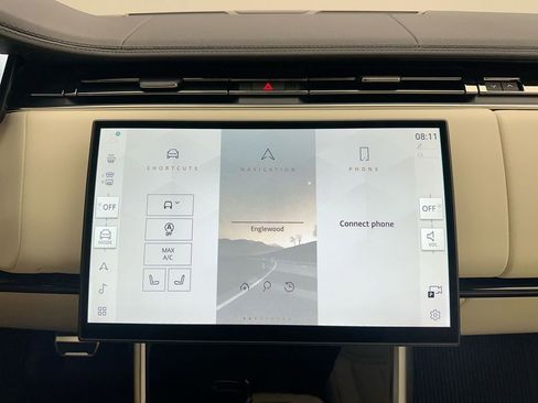 Certified 2025 Land Rover Range Rover SE image 11