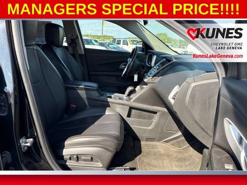Used 2017 Chevrolet Equinox Premier w/ Enhanced Convenience Package AWD/4WD image 21