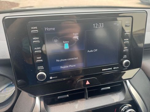 Used 2021 Toyota Venza LE AWD/4WD image 19