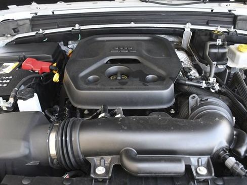 Used 2024 Jeep Wrangler Willys image 32