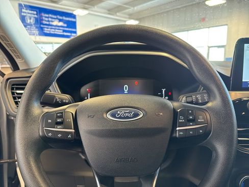 Used 2025 Ford Escape Active AWD/4WD image 18