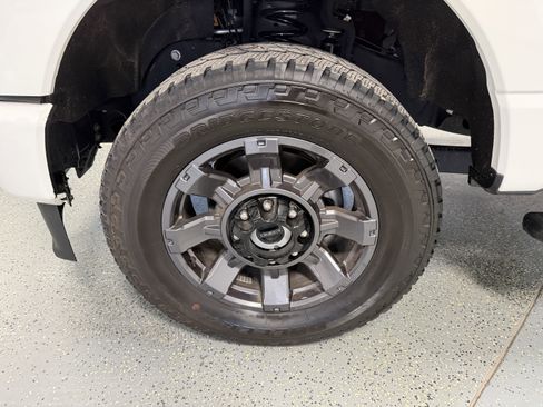 Used 2024 Ford F250 Lariat w/ Sport Appearance Package image 27