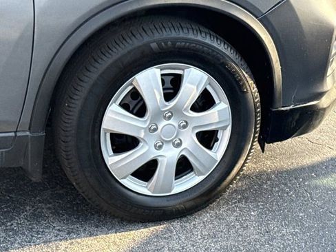 Used 2018 Nissan Rogue S FWD image 5