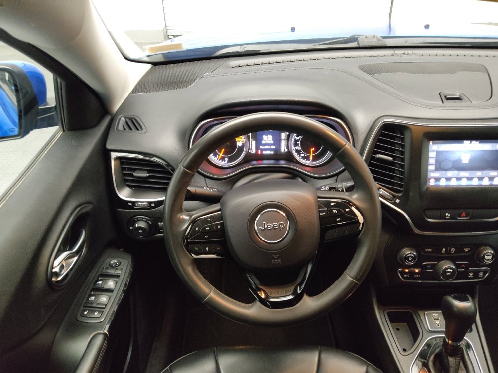 Used 2020 Jeep Cherokee Latitude Plus FWD image 22