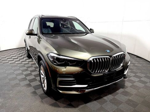 Used 2023 BMW X5 xDrive40i w/ Premium Package AWD/4WD image 2