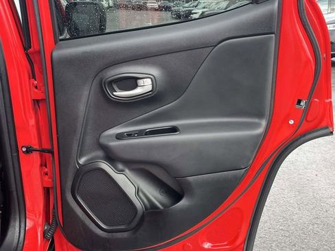 Used 2023 Jeep Renegade Latitude image 21