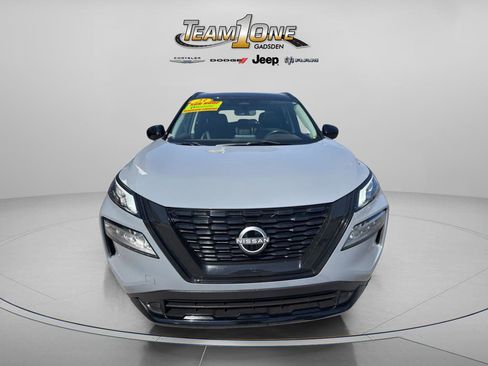 Used 2023 Nissan Rogue SV w/ SV Premium B Package image 4