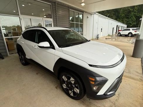 Used 2025 Hyundai Kona SEL FWD image 3