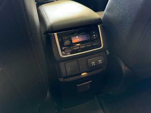 Used 2022 Subaru Ascent Onyx Edition image 27