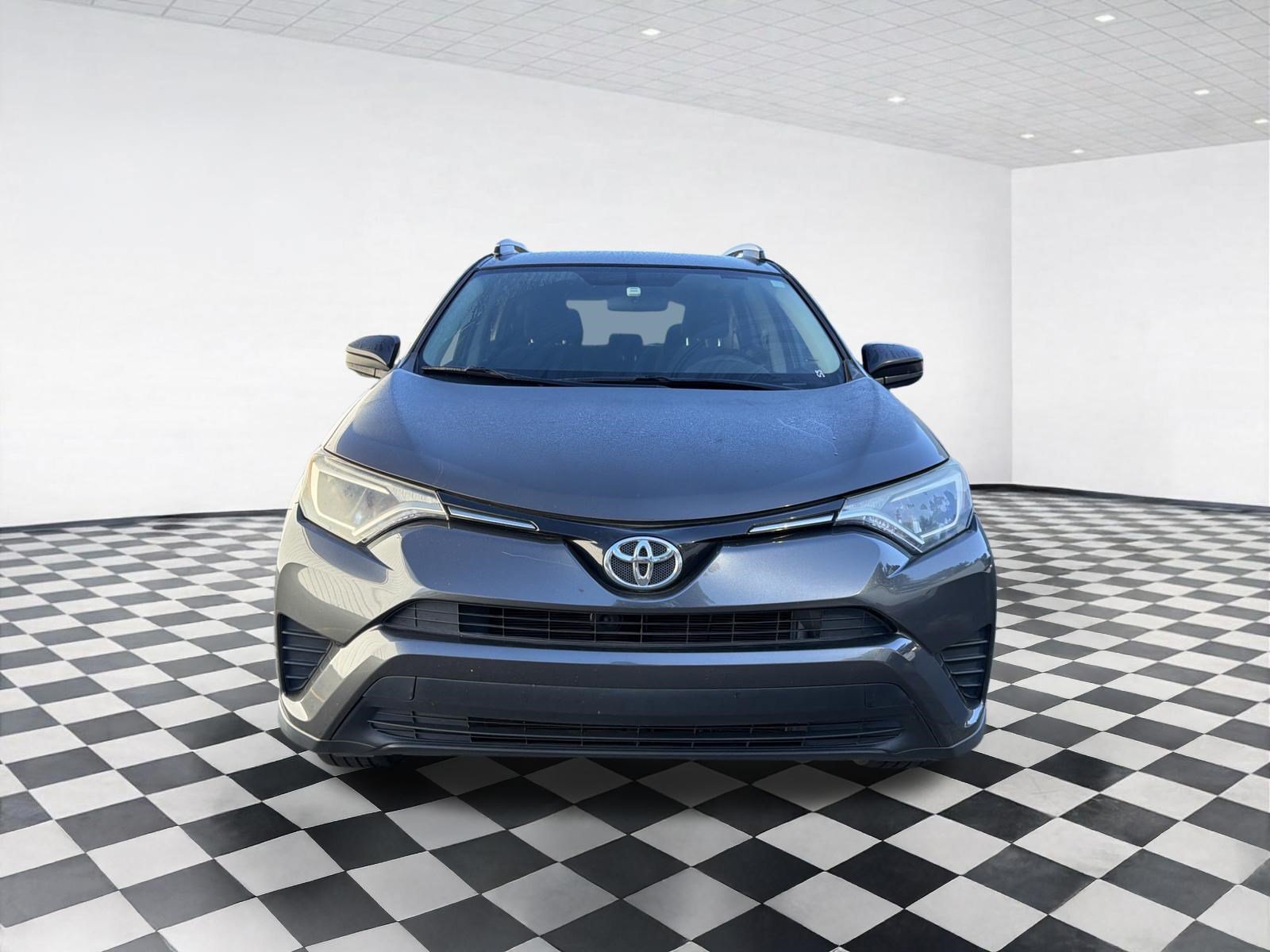 Used 2016 Toyota RAV4 LE FWD image 2
