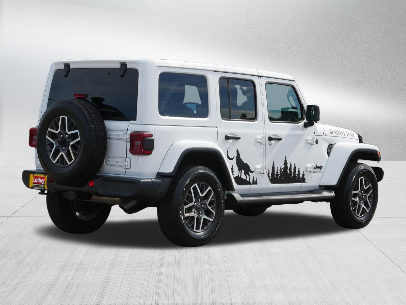 Used 2025 Jeep Wrangler Unlimited Sahara w/ Safety Group AWD/4WD image 7
