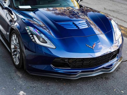 Used 2018 Chevrolet Corvette Z06 RWD image 7