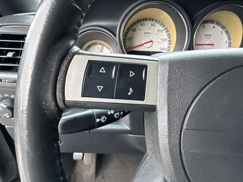 Used 2010 Dodge Challenger SE image 24