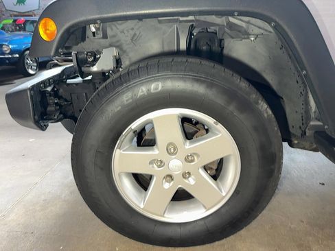 Used 2013 Jeep Wrangler Unlimited Sport AWD/4WD image 81