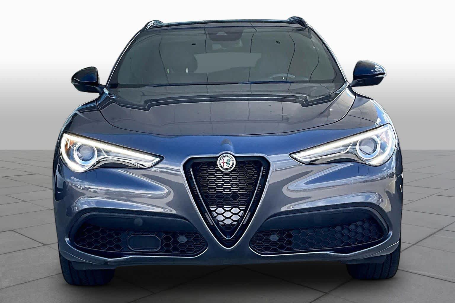 Used 2023 Alfa Romeo Stelvio Veloce AWD/4WD image 4