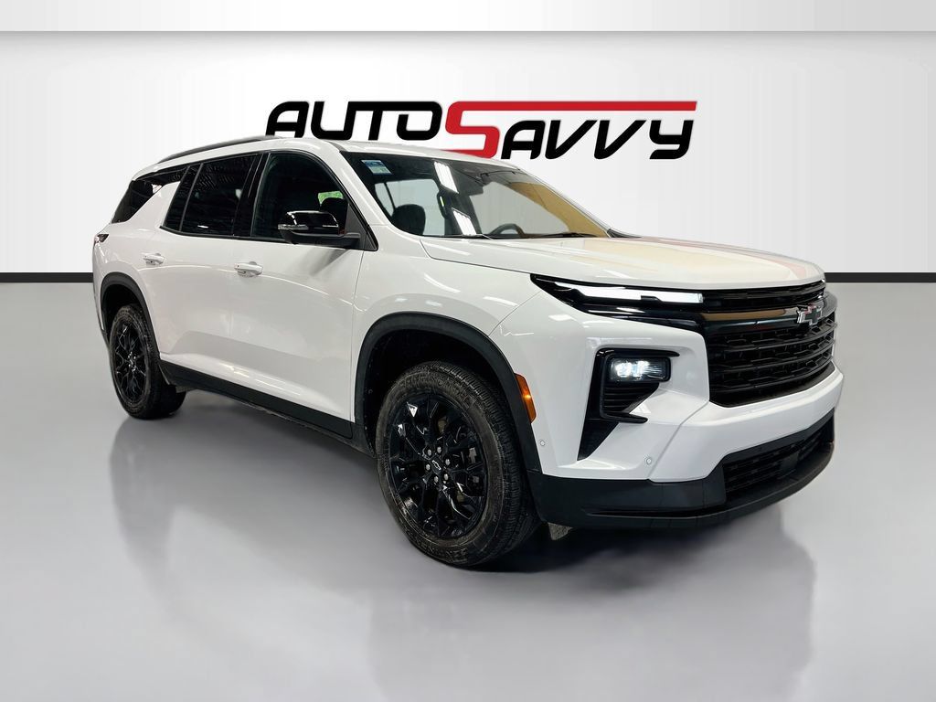 Used 2024 Chevrolet Traverse LT w/ Enhanced Driving Package AWD/4WD image 1