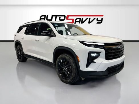 Used 2024 Chevrolet Traverse LT w/ Enhanced Driving Package AWD/4WD image 1