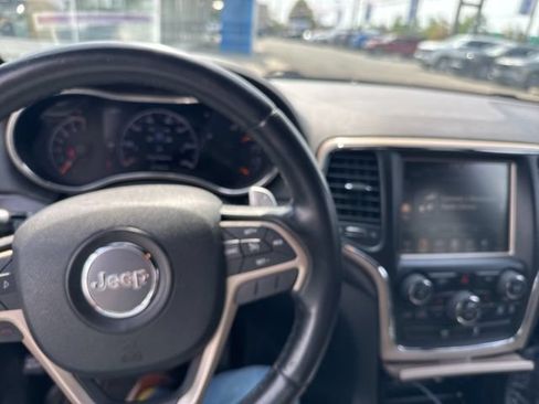 Used 2015 Jeep Grand Cherokee Laredo w/ Quick Order Package 23E AWD/4WD image 4