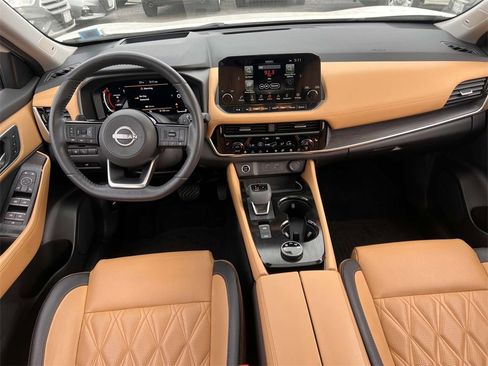 Used 2022 Nissan Rogue Platinum w/ Head-Up Display Package image 13