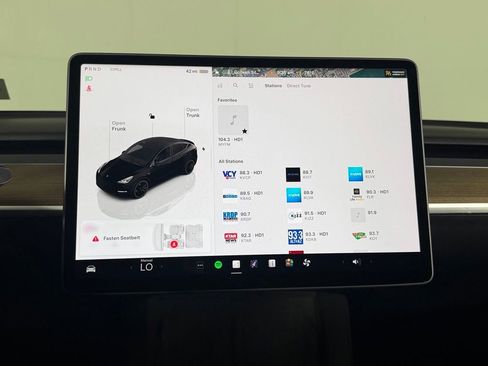Used 2023 Tesla Model Y Performance AWD/4WD image 16