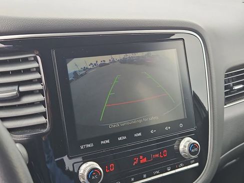 Used 2020 Mitsubishi Outlander SE image 25