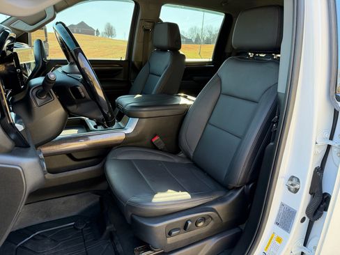 Used 2024 Chevrolet Silverado 3500 LTZ w/ LTZ Plus Package image 4