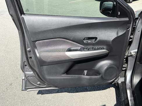 Certified 2020 Nissan Kicks SV image 19