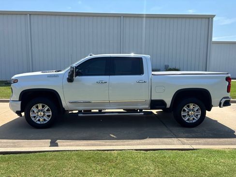 Used 2025 Chevrolet Silverado 3500 High Country w/ High Country Premium Package AWD/4WD image 10