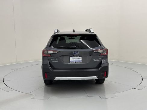 Certified 2022 Subaru Outback Touring AWD/4WD image 4