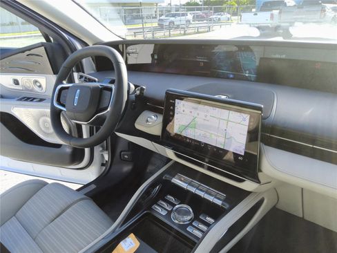 New 2026 Lincoln Nautilus Reserve AWD/4WD image 29