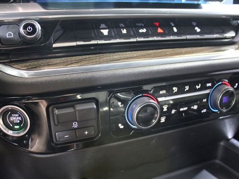 Used 2024 Chevrolet Silverado 2500 LT AWD/4WD image 16