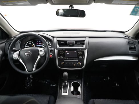 Used 2016 Nissan Altima 2.5 S w/ Power Driver Seat Package FWD image 13